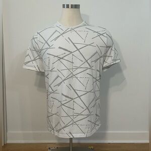 Express Textured Moisture-Wicking Crew Neck T-Shirt